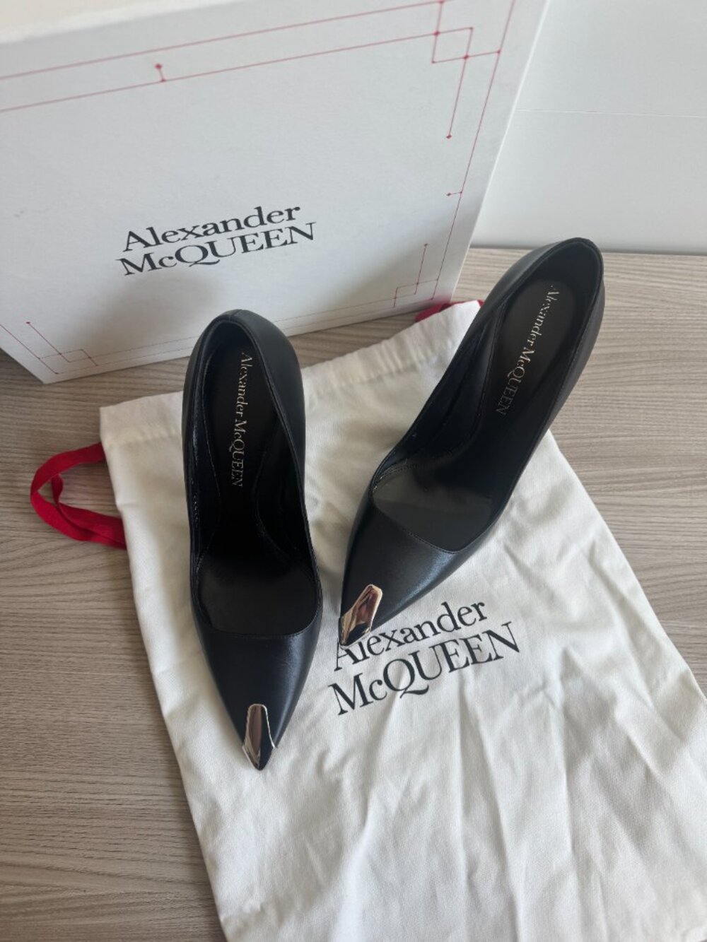 Alexander McQueen Metal Toe-Cap Pointed Pumps - Black Leather - Picture 2 of 4